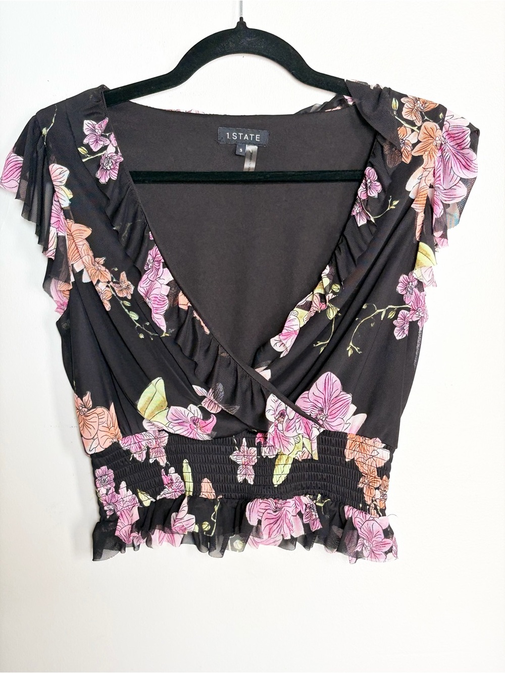 1. State Black Fitted Floral V-Neck Ruffle Womens Blouse - Small